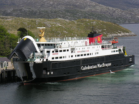 MV Hebrides Arrives at Tarbert